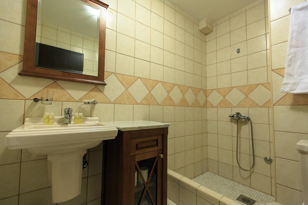 Kula Boutique Hotel Бар Екстериор снимка