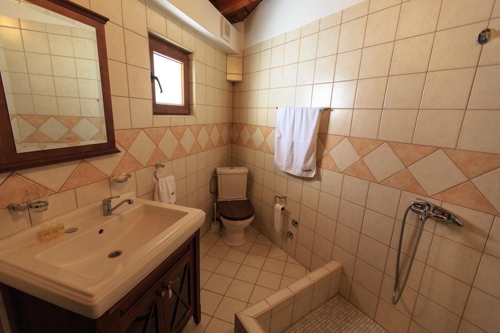 Kula Boutique Hotel Бар Стая снимка