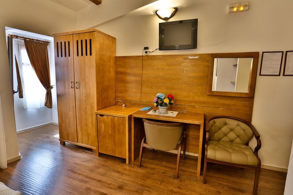 Kula Boutique Hotel Бар Стая снимка
