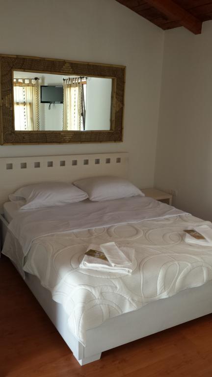 Kula Boutique Hotel Бар Екстериор снимка