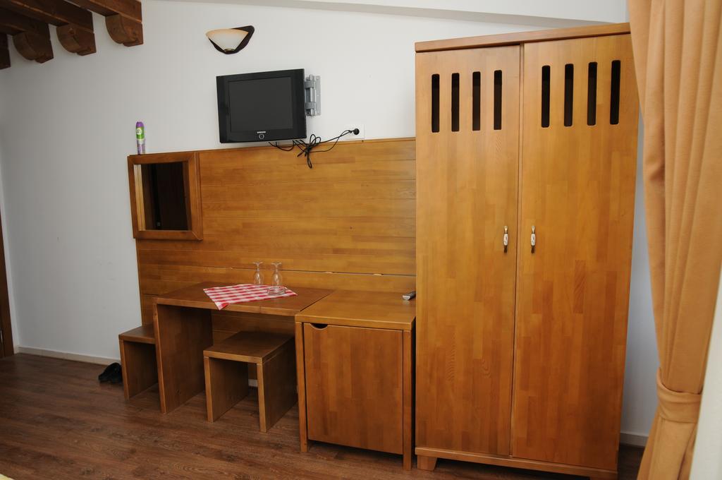 Kula Boutique Hotel Бар Стая снимка