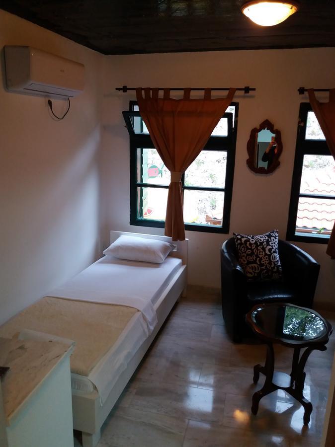 Kula Boutique Hotel Бар Екстериор снимка